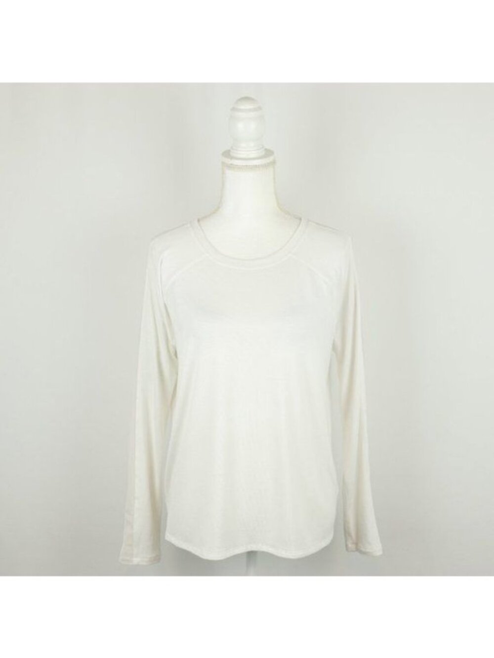 Athleta Women's Medium White Scoop Neck Mesh Insert Long Sleeve Knit Tee